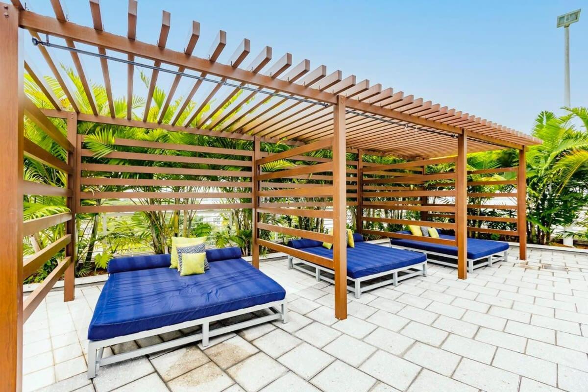 Palm Place Heart Of Miami With Parking Pool And Gym Exterior photo
